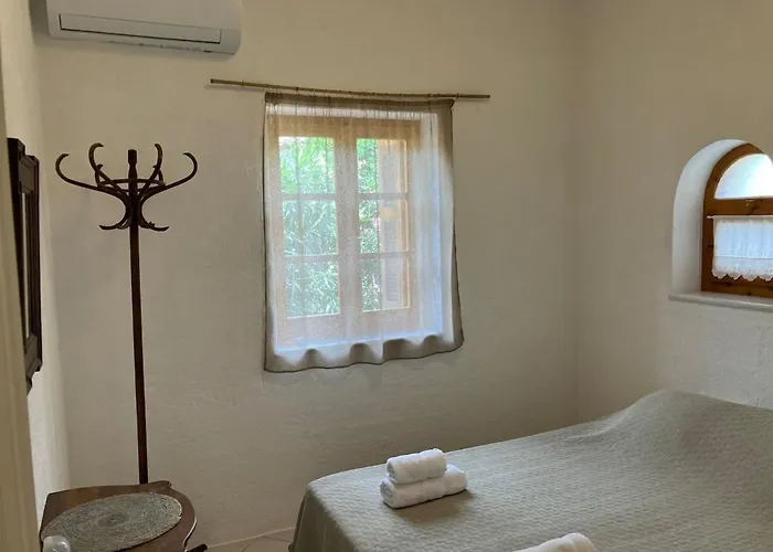 펜션 Bright Cozy With Terrace, Garden & Sea View