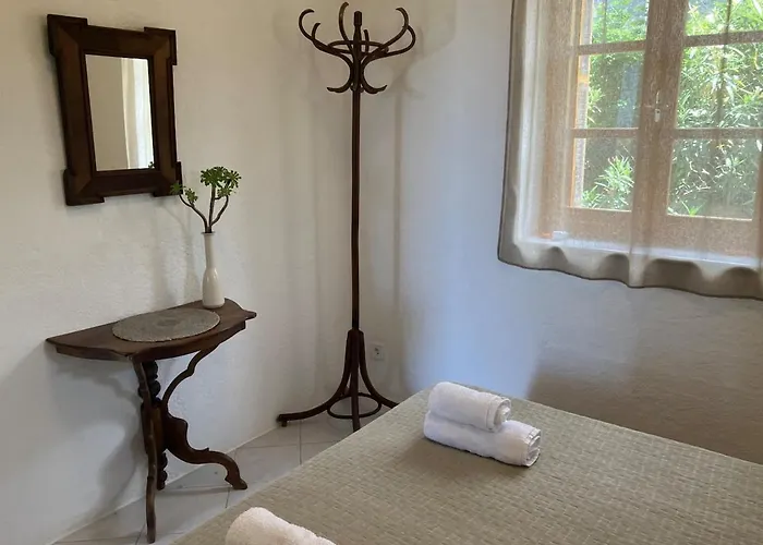 Bright Cozy With Terrace, Garden & Sea View 펜션 *