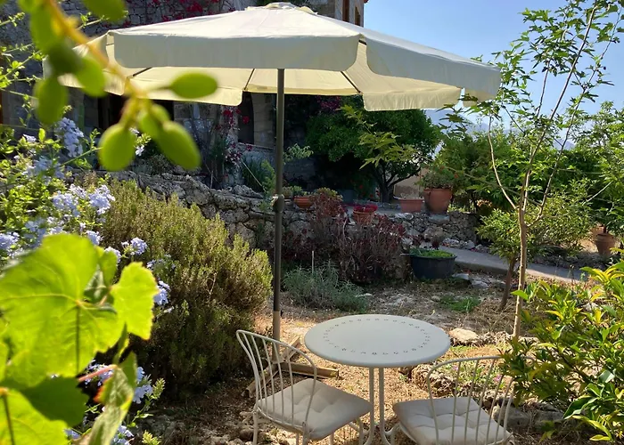 Bright Cozy With Terrace, Garden & Sea View 펜션 *